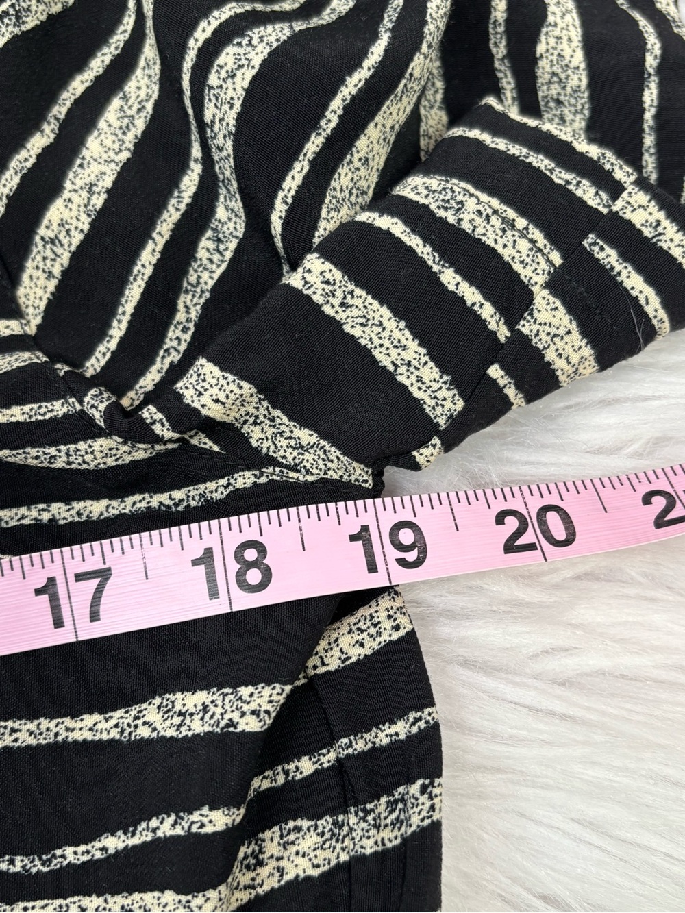 Vintage Rena Rowan for Saville Size 8 1980s Short Sleeve Blouse Black Cream - Picture 12 of 14